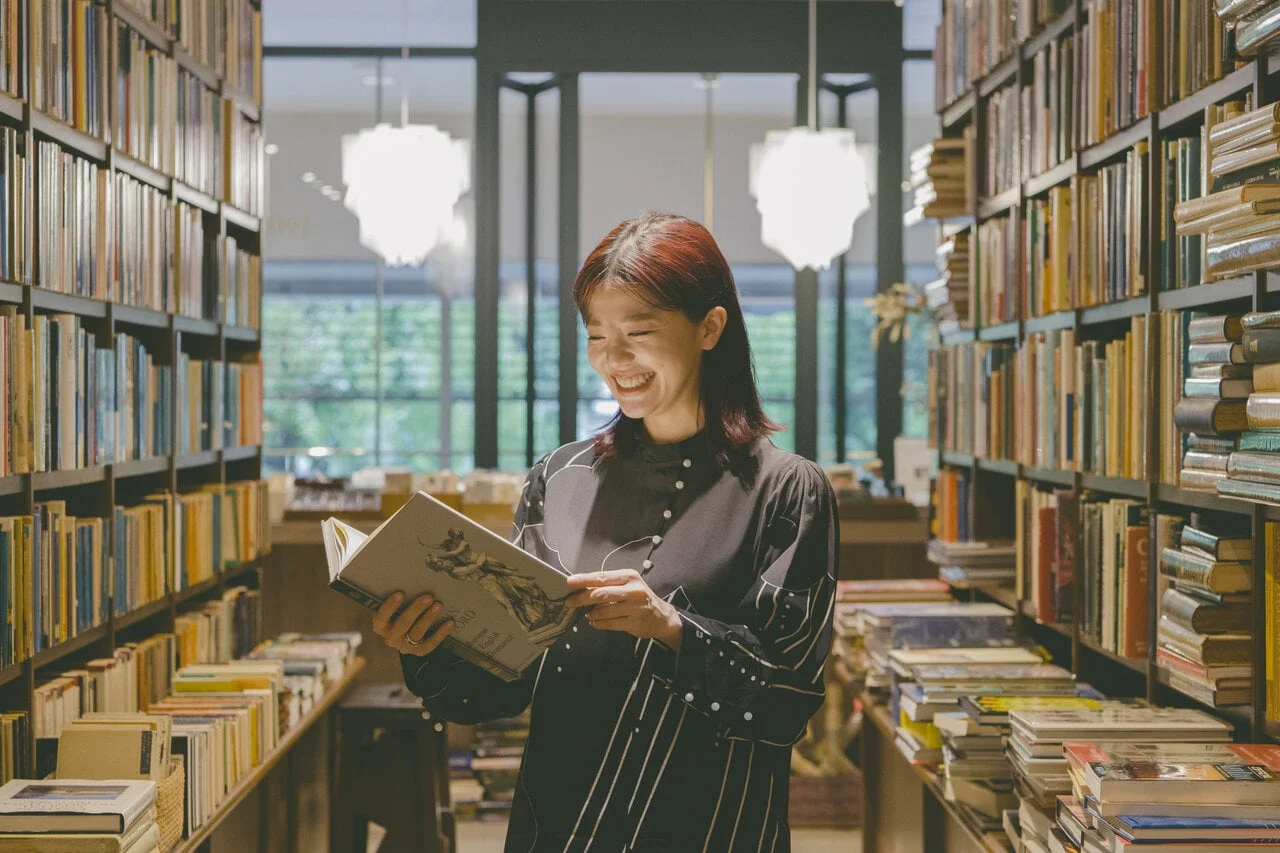 洋古書は「ジャケ買い」でも楽しくて、保管も難しくないお手軽なコレクション【『北澤書店』4代目店主:北澤里佳さん】